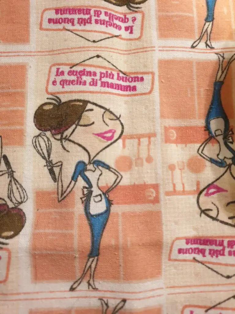 Pink teatowel with picture of Italian mum